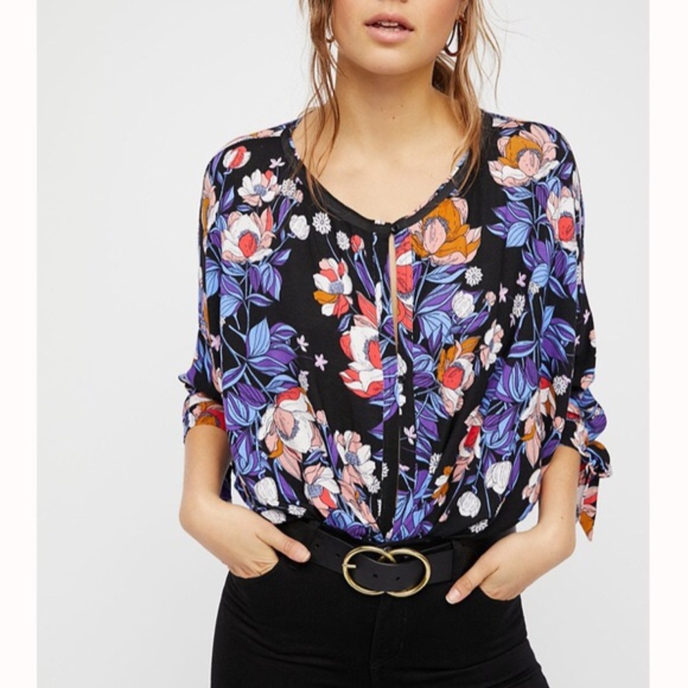 Free People Keepin On Floral top Sz M NWOT